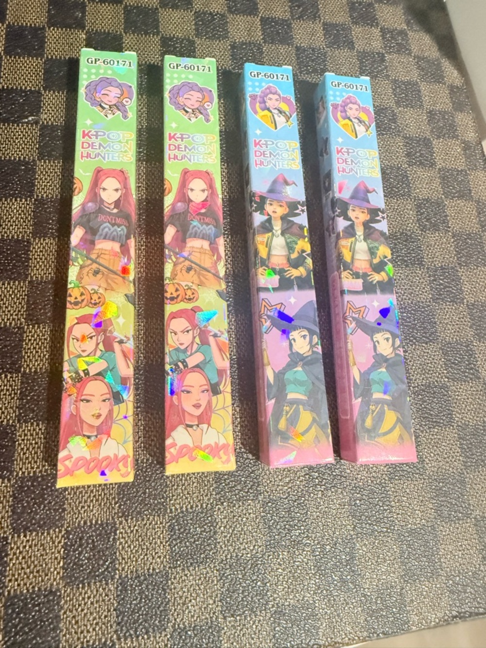 4 K-Pop Demon Hunters Huntrix blind box pen gift set. Cute holographic box